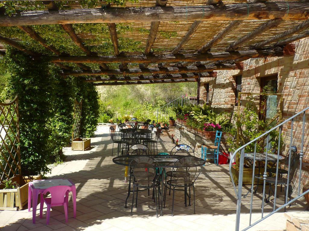 Agriturismo Biologico La Casa Degli Gnomi Ortezzano Kamer foto
