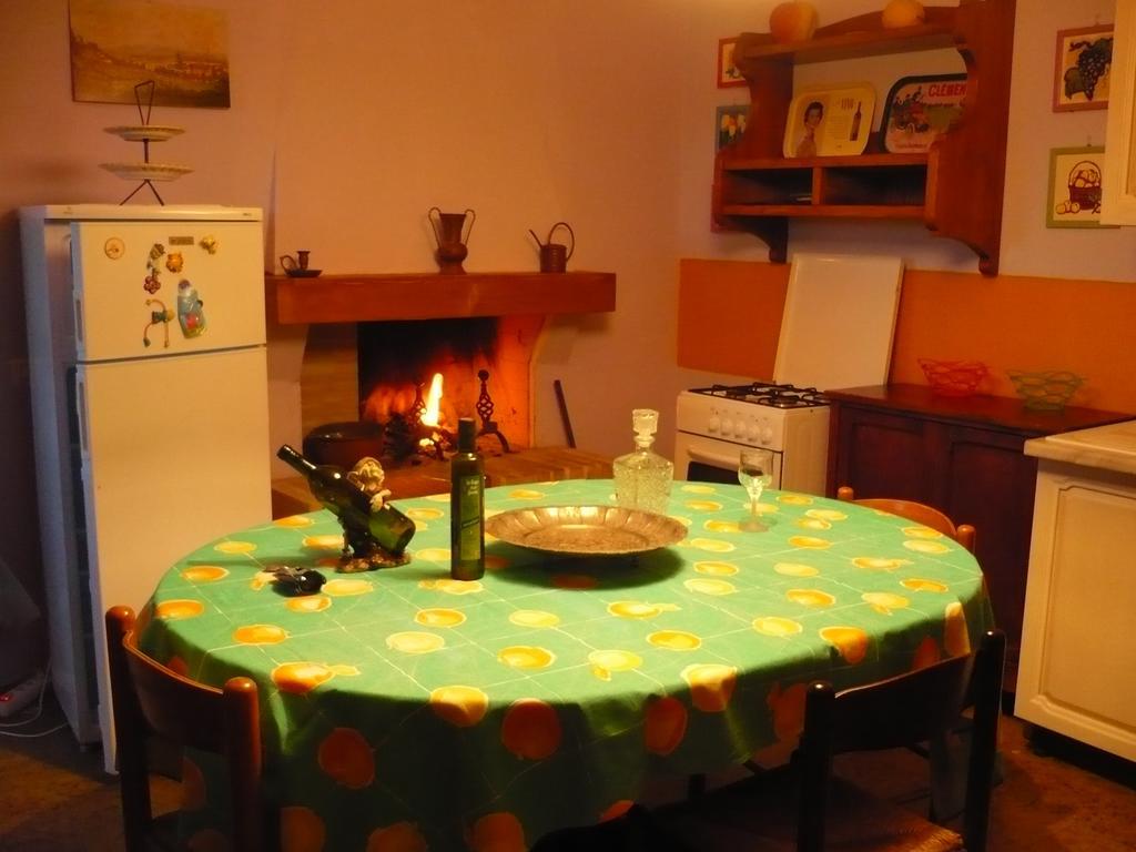 Agriturismo Biologico La Casa Degli Gnomi Ortezzano Kamer foto