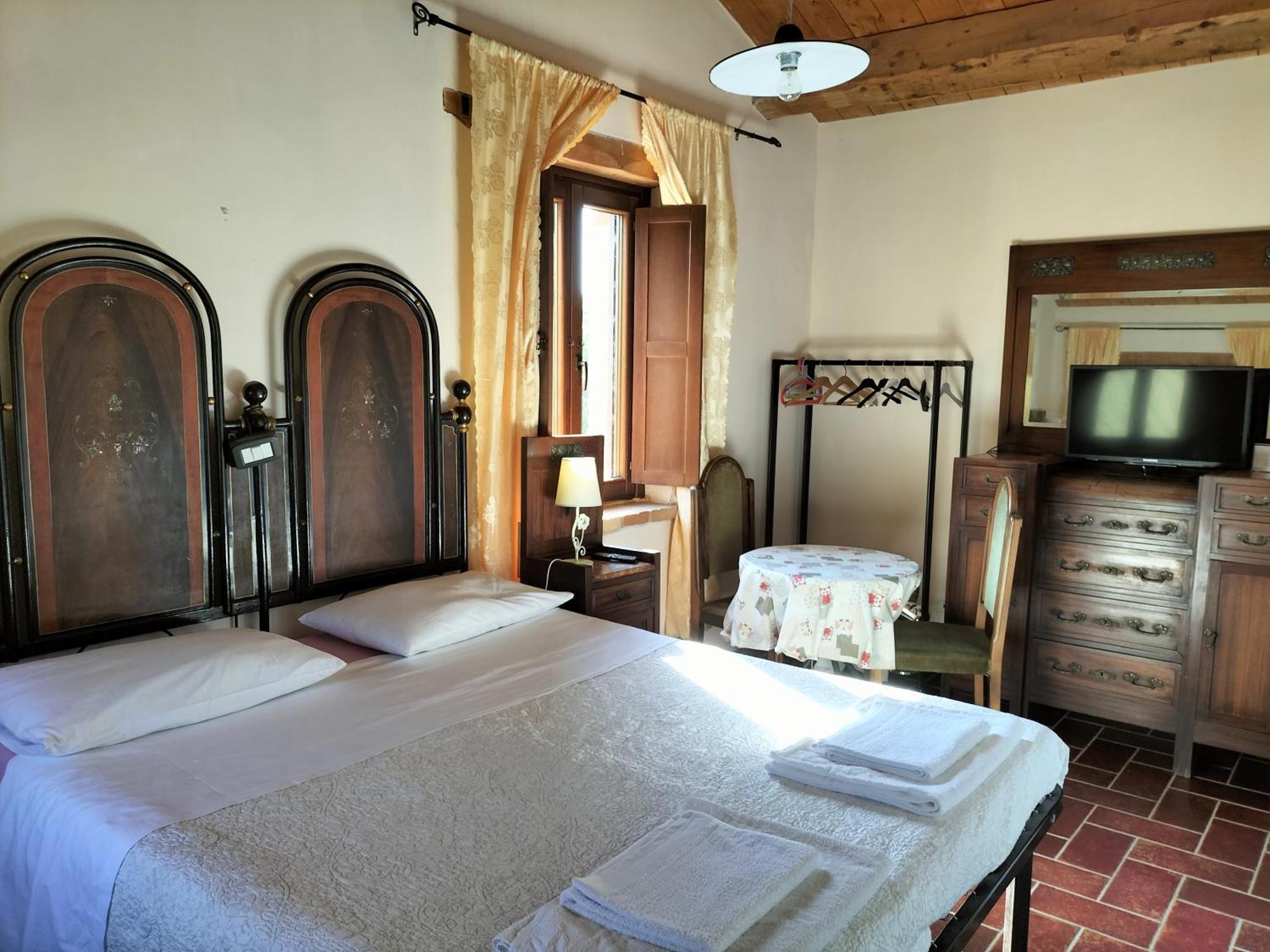 Agriturismo Biologico La Casa Degli Gnomi Ortezzano Buitenkant foto