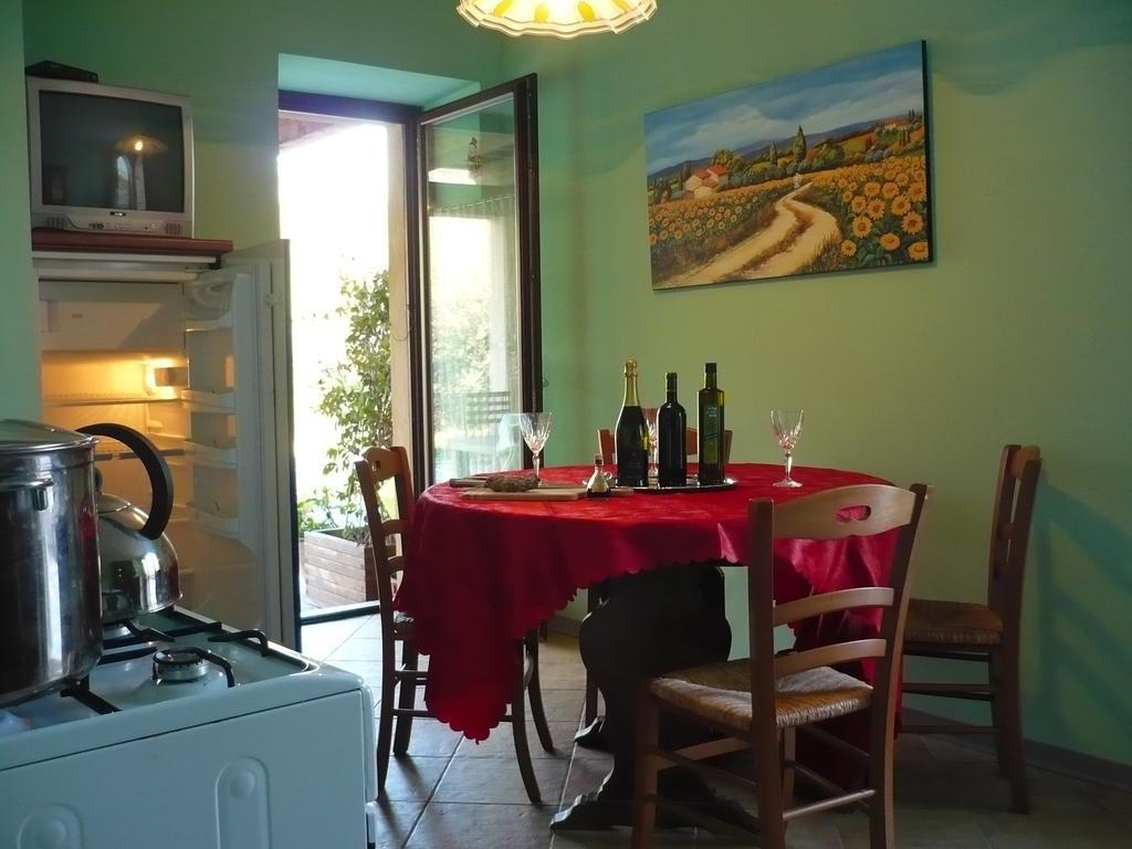 Agriturismo Biologico La Casa Degli Gnomi Ortezzano Kamer foto