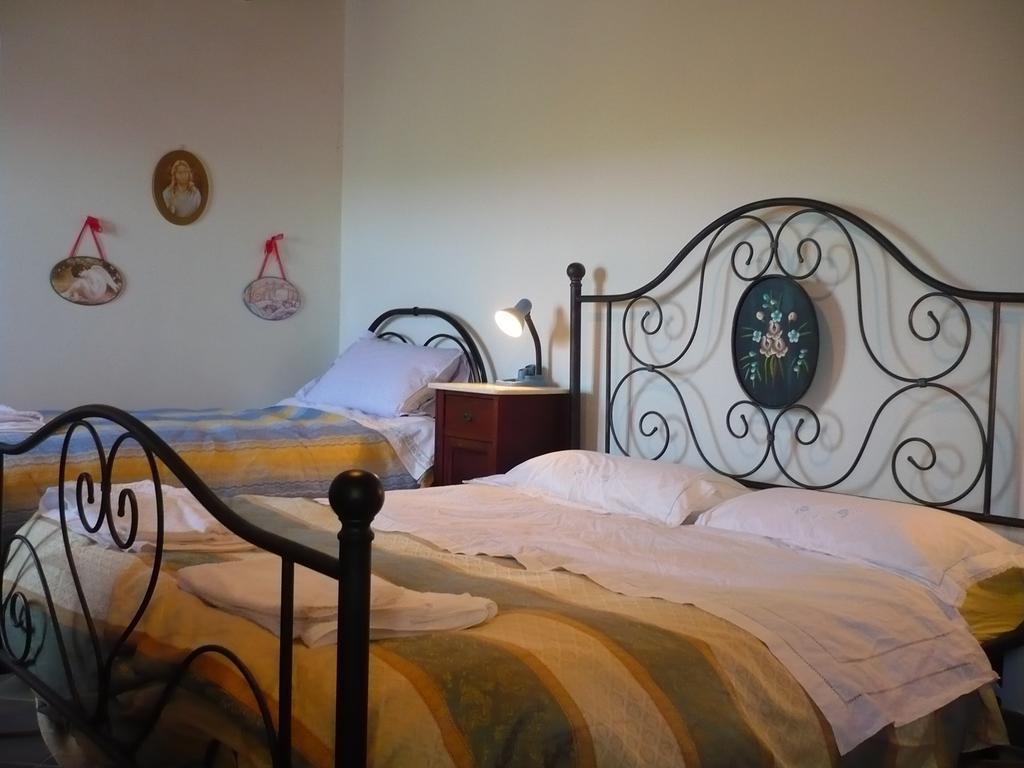 Agriturismo Biologico La Casa Degli Gnomi Ortezzano Kamer foto
