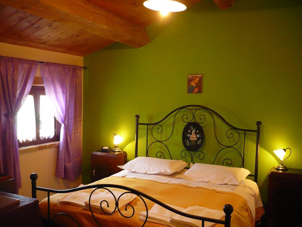 Agriturismo Biologico La Casa Degli Gnomi Ortezzano Kamer foto