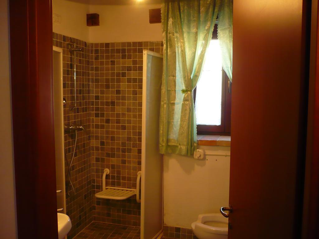 Agriturismo Biologico La Casa Degli Gnomi Ortezzano Kamer foto
